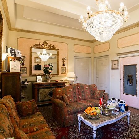 Antica Residenza D'Azeglio Room&Breakfast Di Charme Bologna Bagian luar foto