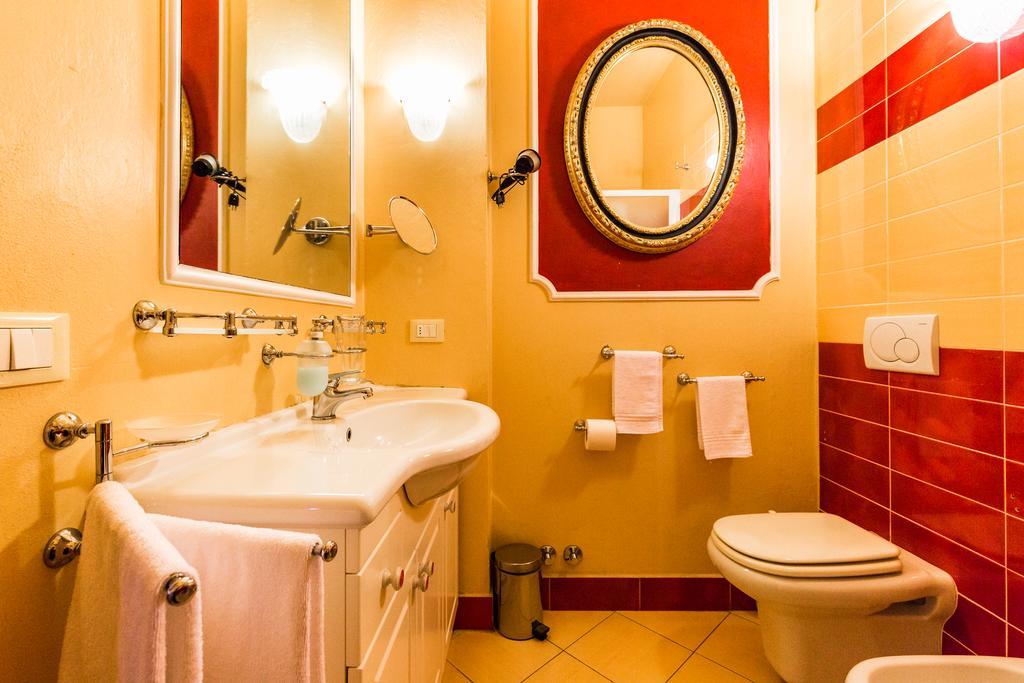 Antica Residenza D'Azeglio Room&Breakfast Di Charme Bologna Bagian luar foto