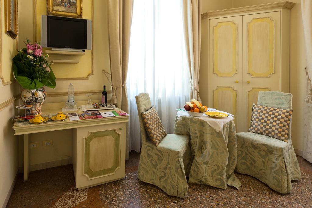 Antica Residenza D'Azeglio Room&Breakfast Di Charme Bologna Bagian luar foto