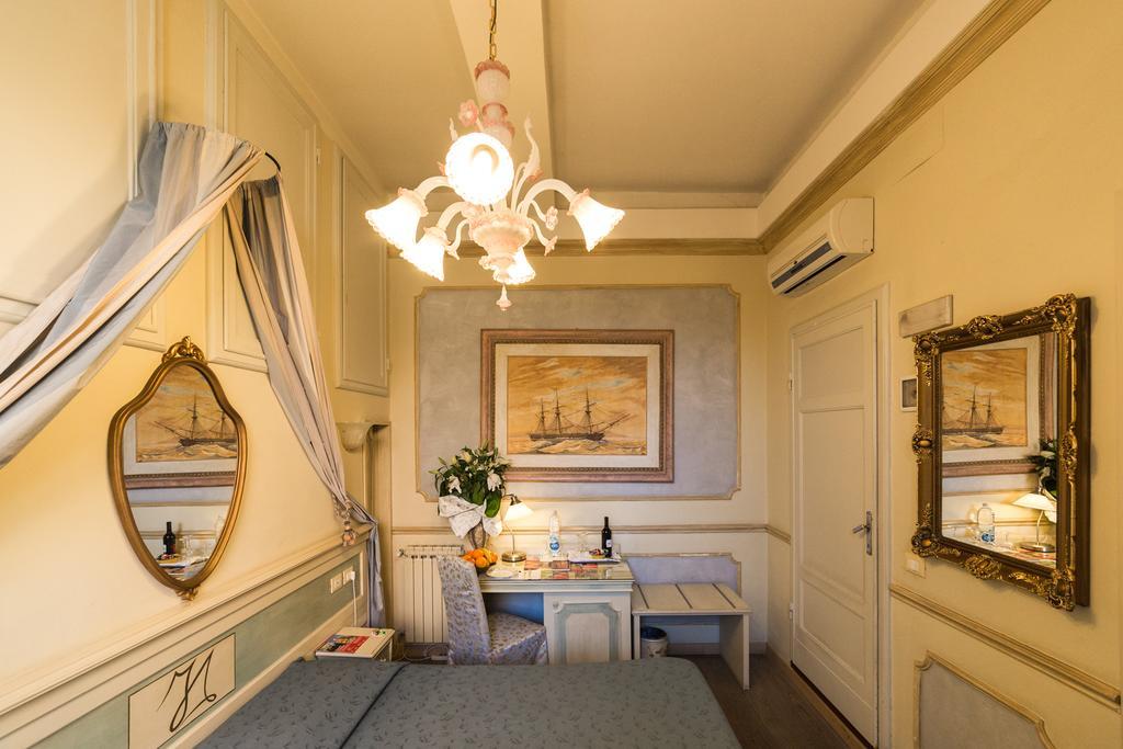 Antica Residenza D'Azeglio Room&Breakfast Di Charme Bologna Bagian luar foto