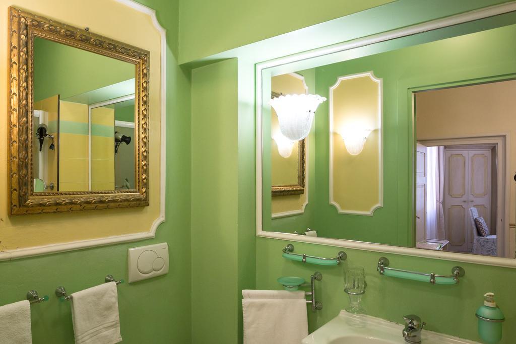 Antica Residenza D'Azeglio Room&Breakfast Di Charme Bologna Bagian luar foto
